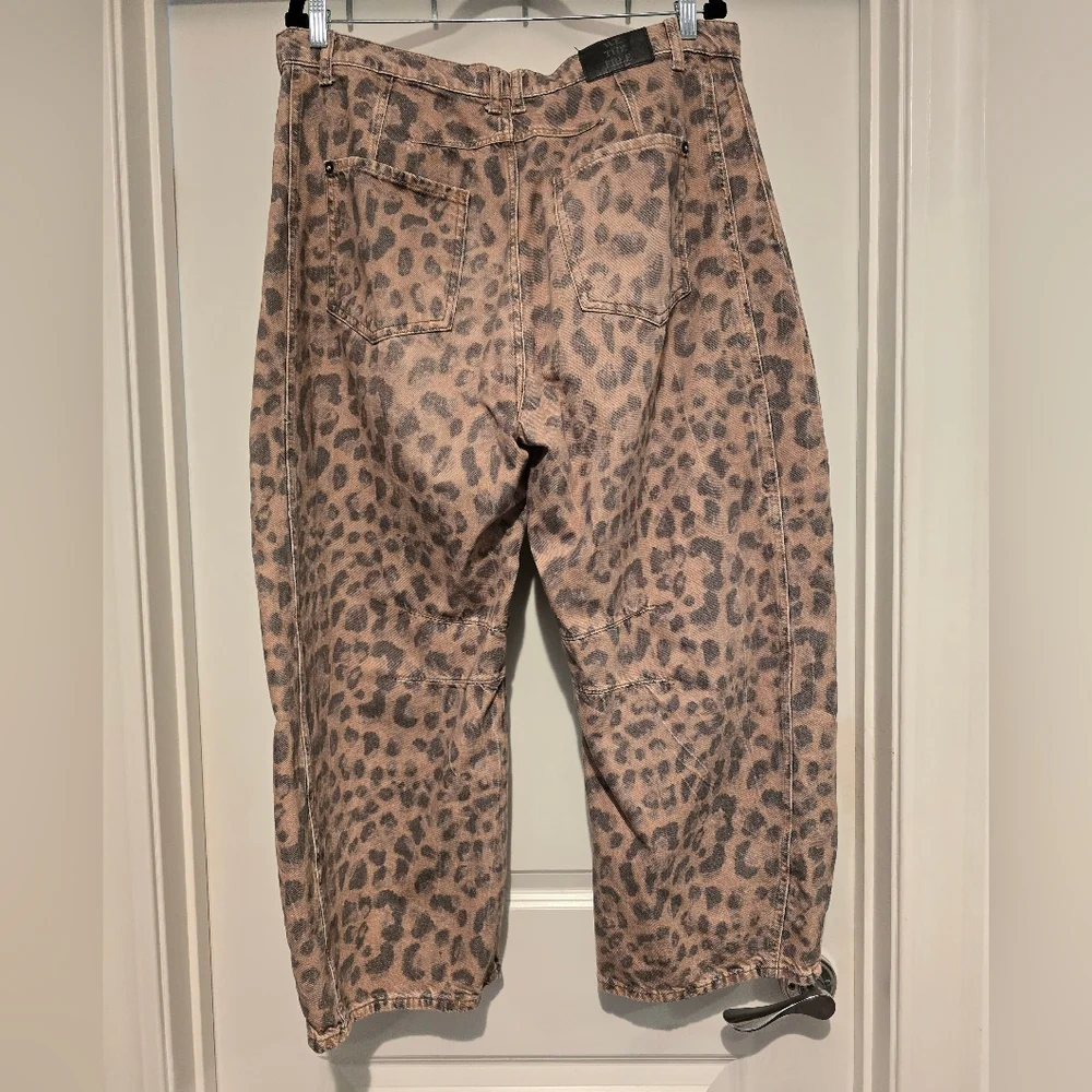 We The Free Leopard Print Barrel Jeans - Brown and Black SIZE 31 SIZE 10 - Picture 4 of 6
